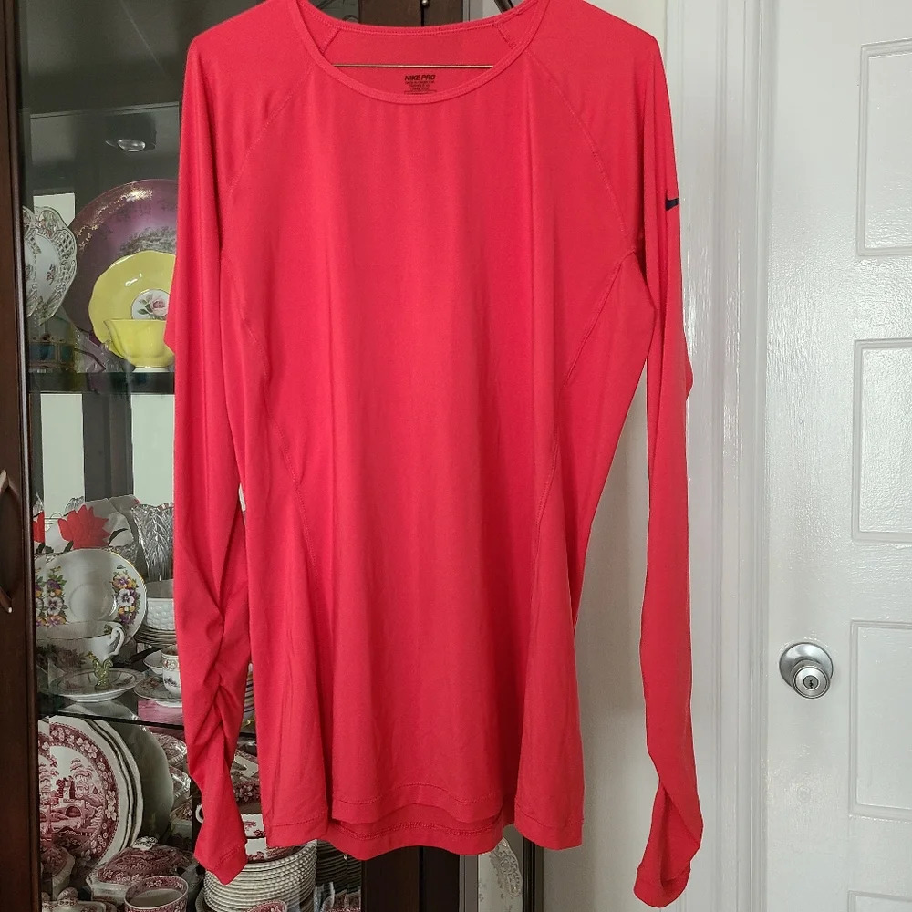Nike Pro Dri-Fit Women's Long Sleeve Ruched Athletic Athleisure Top XL Hot Pink